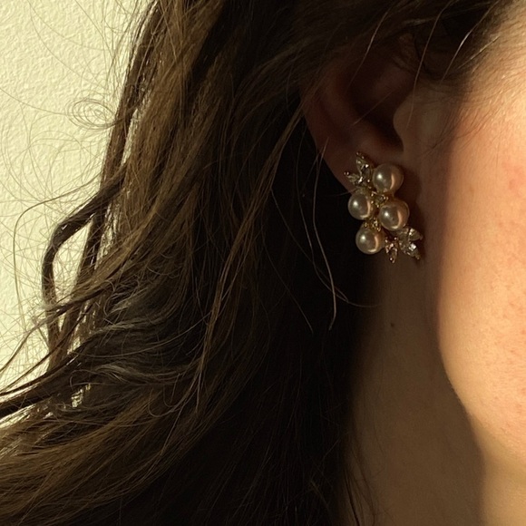 TANYA Lind Pearl rhinestone clip earrings 1” - Picture 5 of 16